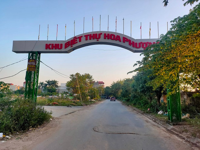 Cận cảnh khu biệt thự Hoa Phượng tiền tỷ bị bỏ hoang hơn 10 năm - Hình 3 Can canh khu biet thu Hoa Phuong tien ty bi bo hoang hon 10 nam-Hinh-3
