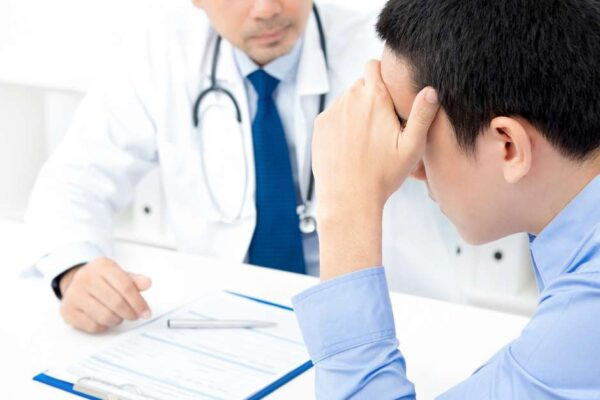 Người đàn ông suy sụp khi mắc bệnh lây từ gái bán dâm Nguoi dan ong suy sup khi mac benh lay tu gai ban dam