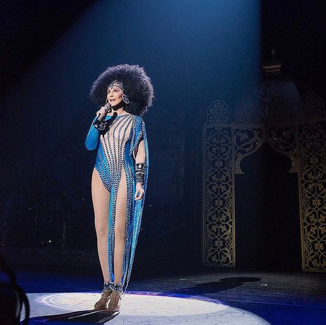 Bí quyết giữ nhan sắc trẻ trung và vòng 3 săn chắc của nữ ca sĩ U80 - Hình 2 Bi quyet giu nhan sac tre trung va vong 3 san chac cua nu ca si U80-Hinh-2