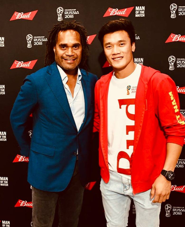 Thủ môn Bùi Tiến Dũng chất lừ với loạt trang phục hàng hiệu - Hình 10 Thu mon Bui Tien Dung chat lu voi loat trang phuc hang hieu-Hinh-10