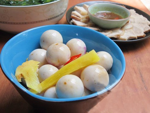 Cách chế cà pháo thành bài thuốc trị đau răng, viêm lợi, ho lâu năm Cach che ca phao thanh bai thuoc tri dau rang, viem loi, ho lau nam