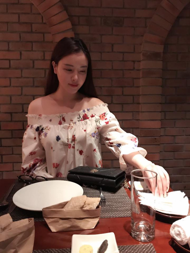 Em gái hoa hậu Mai Phương Thúy ăn mặc sành điệu chẳng kém chị gái - Hình 9 Em gai hoa hau Mai Phuong Thuy an mac sanh dieu chang kem chi gai-Hinh-9