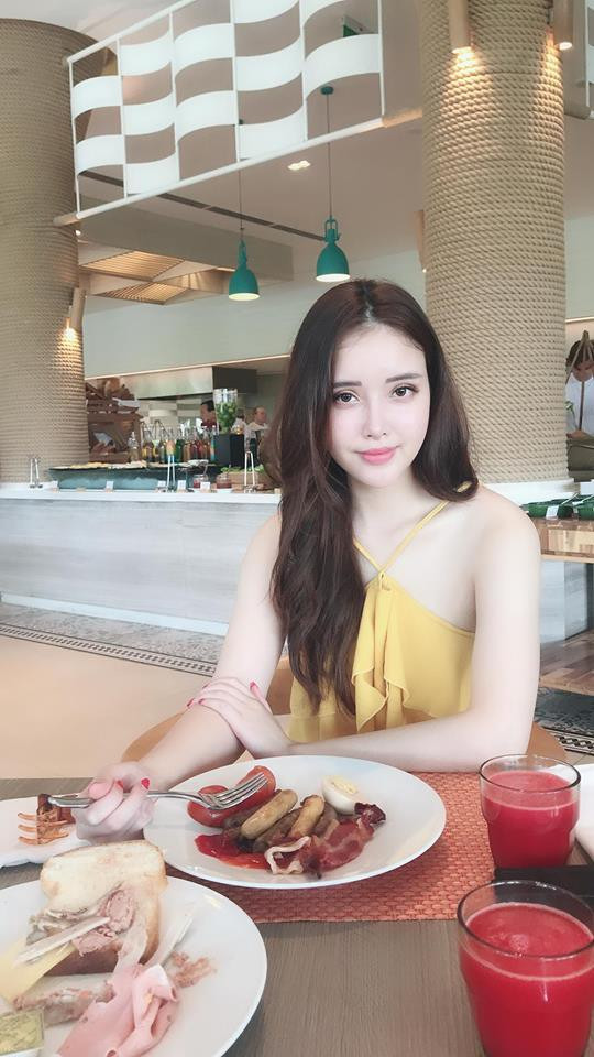 Em gái hoa hậu Mai Phương Thúy ăn mặc sành điệu chẳng kém chị gái - Hình 11 Em gai hoa hau Mai Phuong Thuy an mac sanh dieu chang kem chi gai-Hinh-11