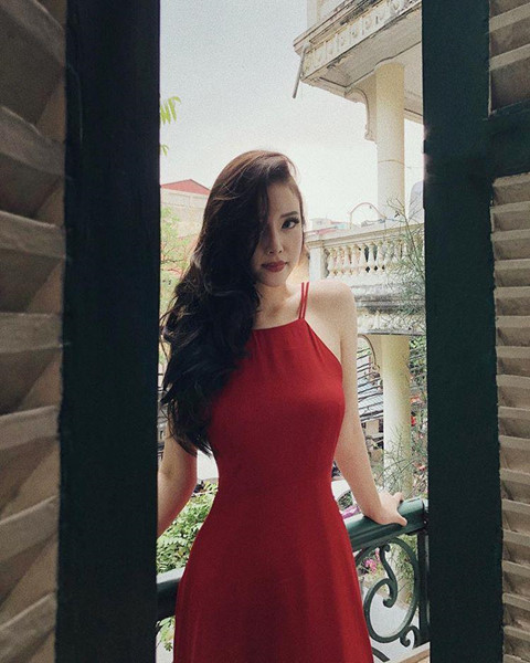 Em gái hoa hậu Mai Phương Thúy ăn mặc sành điệu chẳng kém chị gái - Hình 7 Em gai hoa hau Mai Phuong Thuy an mac sanh dieu chang kem chi gai-Hinh-7