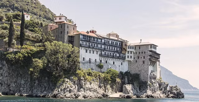 Bi an nhung vung dat than thanh nghiem cam phu nu-Hinh-2