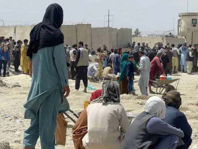 Cận cảnh cuộc sống của phụ nữ Afghanistan trước khi Taliban nắm quyền Can canh cuoc song cua phu nu Afghanistan truoc khi Taliban nam quyen