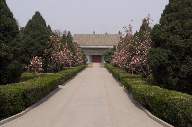 Bí ẩn nghĩa trang chôn cất giới tinh hoa Trung Quốc - Hình 5 Bi an nghia trang chon cat gioi tinh hoa Trung Quoc-Hinh-5