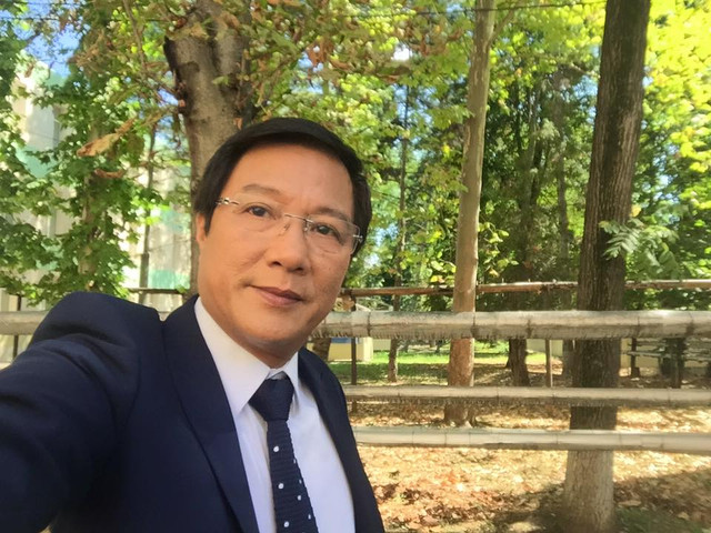 Bố chồng “Nàng dâu order” trẻ trung lịch lãm trong đời thường - Hình 11 Bo chong “Nang dau order” tre trung lich lam trong doi thuong-Hinh-11