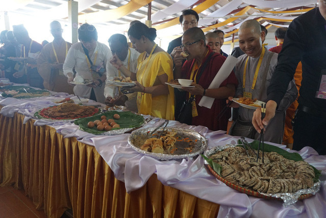 Các khách mời của Đại lễ Vesak 2019 ăn gì? - Hình 8 Cac khach moi cua Dai le Vesak 2019 an gi?-Hinh-8