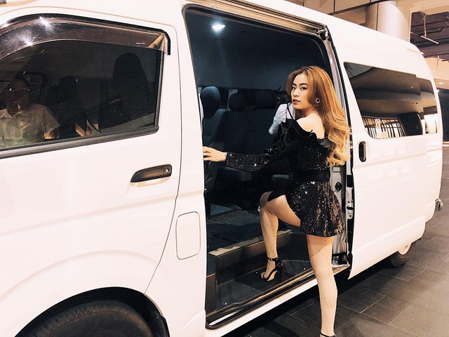 Bỏng mắt với vẻ sexy của Hoàng Thùy Linh ngoài đời - Hình 9 Bong mat voi ve sexy cua Hoang Thuy Linh ngoai doi-Hinh-9