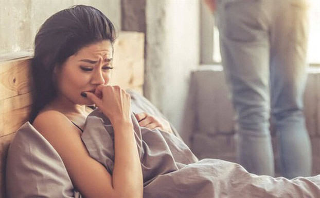 Đột ngột vợ quyến rũ chốn phòng the, chồng gầm lên như thú dữ Dot ngot vo quyen ru chon phong the, chong gam len nhu thu du