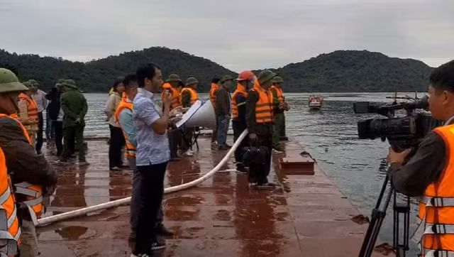Nem bom xang vao doan cuong che, nhieu can bo Quang Ninh bi thuong: Tam giu hinh su mot so nguoi