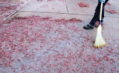 Vụ đốt pháo ở Quảng Ninh: Đình chỉ chủ tịch, trưởng CA phường Vu dot phao o Quang Ninh: Dình chỉ chủ tịch, truỏng CA phuòng