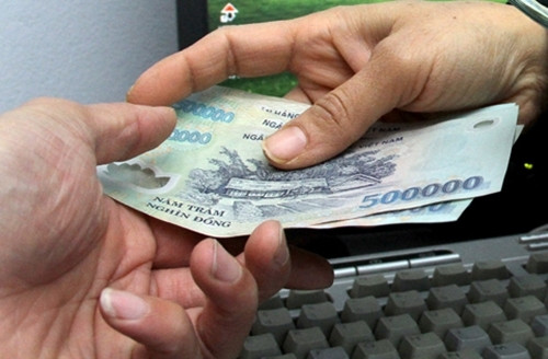 Vòi tiền bảo hiểm của ngư dân tử vong, trưởng phòng Bảo hiểm PJICO bị khởi tố Voi tien bao hiem cua ngu dan tu vong, truong phong Bao hiem PJICO bi khoi to