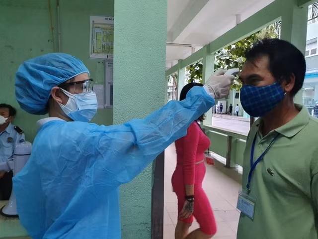 Thong tin moi nhat ve lich trinh di lai cua 8 benh nhan COVID-19 Da Nang