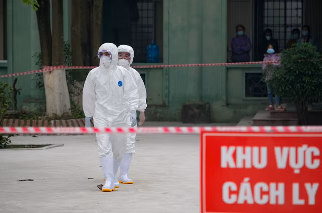 Dieu tri 120 nguoi Viet nhiem COVID-19 tu Guinea Xich Dao o dau?