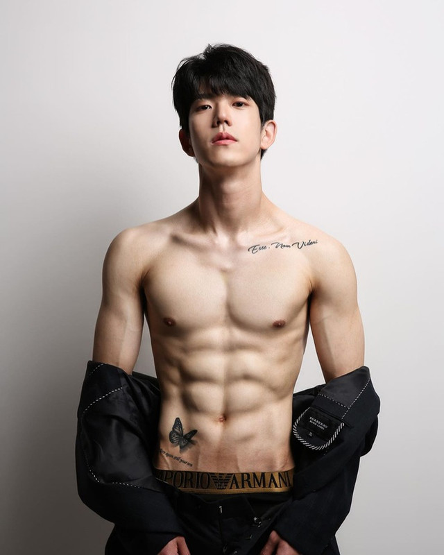 Chàng trai 'lột xác' từ mập ú thành nam thần body 6 múi cực phẩm - Hình 3 Chang trai 'lot xac' tu map u thanh nam than body 6 mui cuc pham-Hinh-3