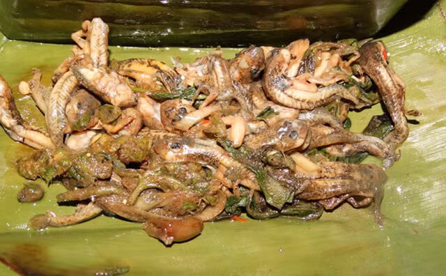 Mon an kinh di cua Thai Lan - nong noc hap la chuoi-Hinh-2