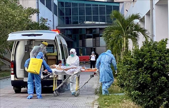 Bệnh nhân COVID-19 gia tăng, Việt Nam có đủ máy thở, ECMO? Benh nhan COVID-19 gia tang, Viet Nam co du may tho, ECMO?