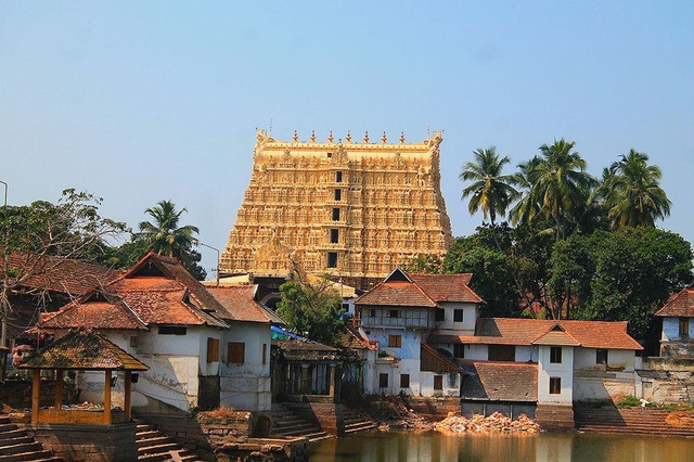Đền Sree Padmanabhaswamy nổi tiếng linh thiêng, có kho báu ngầm nghìn tỷ - Hình 2 Den Sree Padmanabhaswamy noi tieng linh thieng, co kho bau ngam nghin ty-Hinh-2