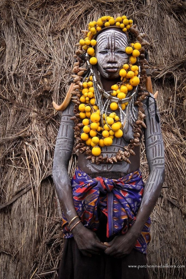 Bộ tộc Mursi có tập tục độc đáo: Nhổ răng sẽ gặp nhiều may mắn - Hình 10 Bo toc Mursi co tap tuc doc dao: Nho rang se gap nhieu may man-Hinh-10