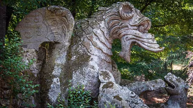 Khu vườn quái vật khiến nhiều người sợ hãi khi dạo bước - Hình 2 Khu vuon quai vat khien nhieu nguoi so hai khi dao buoc-Hinh-2