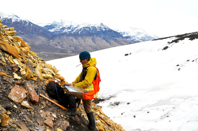 Nhiều tỷ phú tài trợ tiền cho cuộc săn lùng 'kho báu' ở Greenland - Hình 2 Nhieu ty phu tai tro tien cho cuoc san lung 'kho bau' o Greenland-Hinh-2