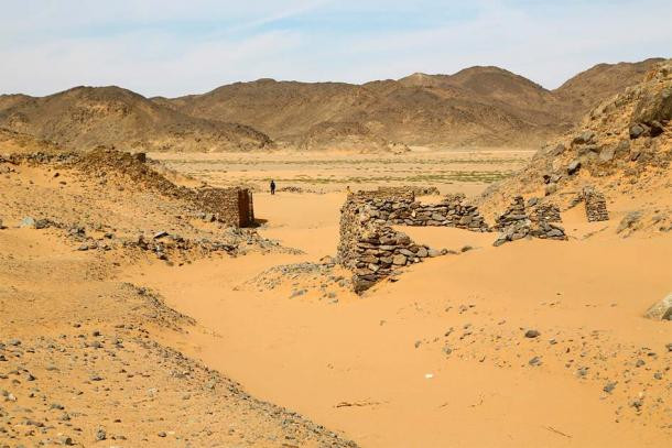 Tượng Phật 1.900 tuổi ở Ai Cập thuộc về một người từ Nam Á? - Hình 5 Tuong Phat 1.900 tuoi o Ai Cap thuoc ve mot nguoi tu Nam A?-Hinh-5