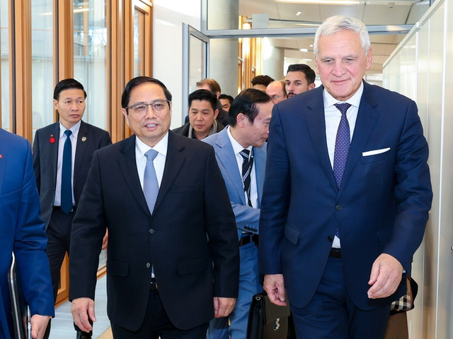 Thủ tướng mong muốn EIB sớm ký hiệp định vay vốn 2 dự án Metro để triển khai nhanh Thu tuong mong muon EIB som ky hiep dinh vay von 2 du an Metro de trien khai nhanh