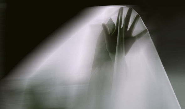 Thực hư chuyện 2 chị em người Mỹ trò chuyện với linh hồn - Hình 6 Thuc hu chuyen 2 chi em nguoi My tro chuyen voi linh hon-Hinh-6