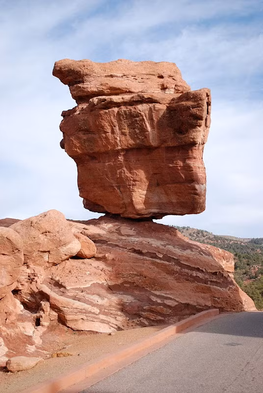 Vi sao nhung tang da chenh venh khong lo chua bao gio do sap?-Hinh-2