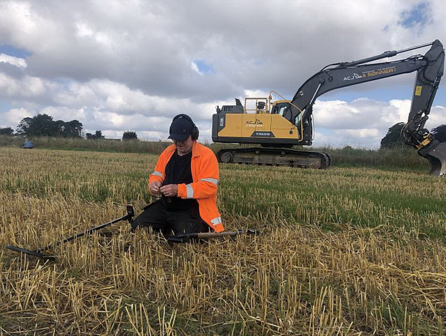 Những kho báu bạc tỷ lộ diện nhờ máy dò kim loại Nhung kho bau bac ty lo dien nho may do kim loai