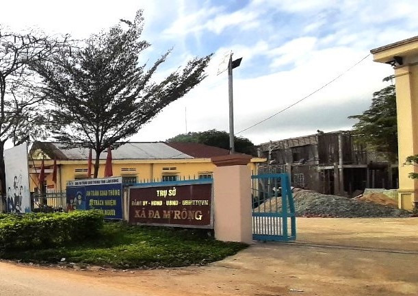 Lâm Đồng: Huy Hoàng Phát có 'độc quyền' gói sửa đường Đa Xế - Liêng Krắc 1? - Hình 2 Lam Dong: Huy Hoang Phat co 'doc quyen' goi sua duong Da Xe - Lieng Krac 1?-Hinh-2