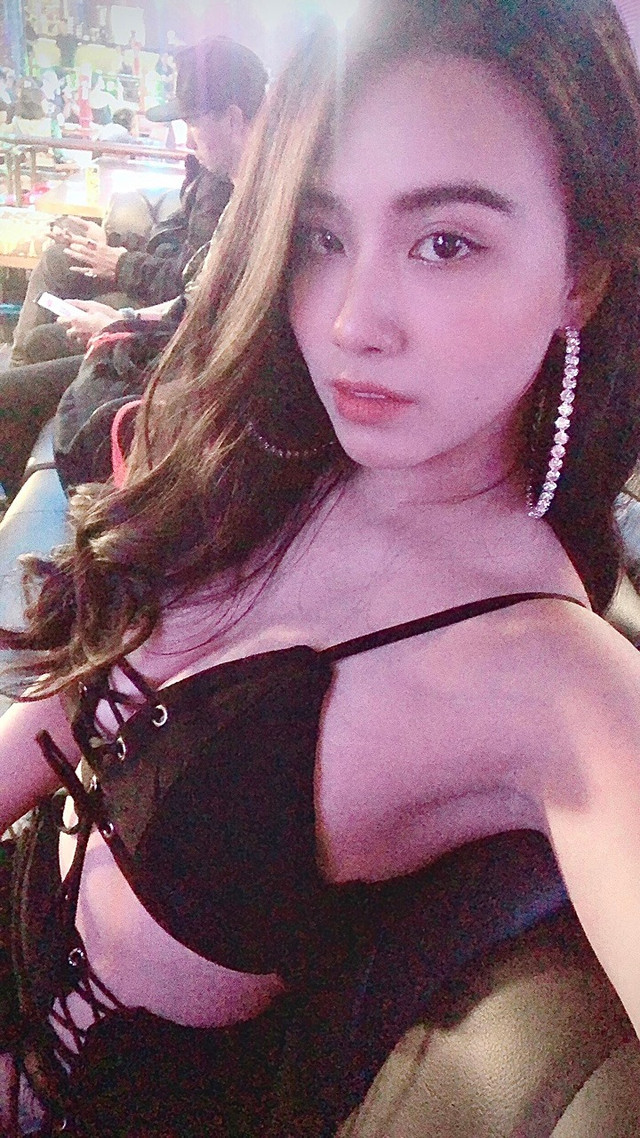 Phong cach thoi trang bong mat cua hot girl Linh Miu-Hinh-2