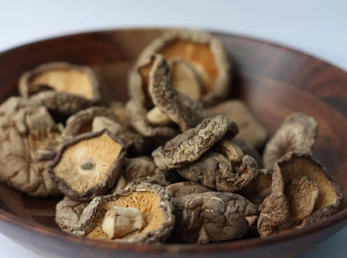 Cách ngâm nấm hương khô đúng chuẩn, sạch sẽ Cach ngam nam huong kho dung chuan, sach se