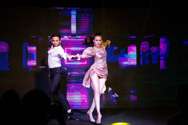 Ca sĩ Hoàng Mỹ An ra mắt MV đầu tay 'Ai cũng có một tình yêu để quên' - Hình 6 Ca si Hoang My An ra mat MV dau tay 'Ai cung co mot tinh yeu de quen'-Hinh-6