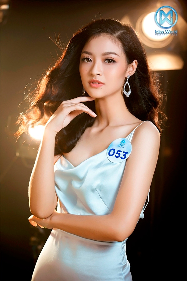 Ngam nhan sac thi sinh Miss World Viet Nam 2019 do dang trong vay lua cocktail quyen ru-Hinh-4
