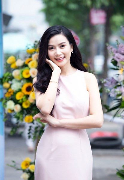 Hoa si Luong Giang ra mat phong tranh Megan Gallery thu 2 o Ha Noi-Hinh-14