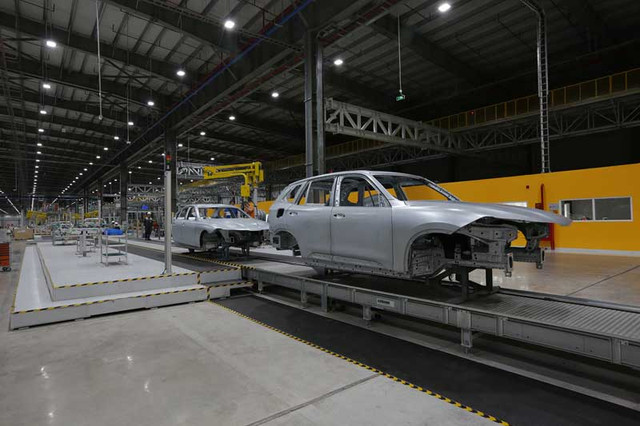 Vận hành sớm 3 tháng, nhà máy ô tô VinFast lập kỷ lục ngành công nghiệp ô tô thế giới - Hình 5 Van hanh som 3 thang, nha may o to VinFast lap ky luc nganh cong nghiep o to the gioi-Hinh-5