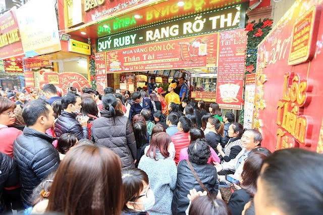 Mua vàng lấy may ngày Thần Tài, nhưng bạn đã biết nguồn gốc ngày này? - Hình 2 Mua vang lay may ngay Than Tai, nhung ban da biet nguon goc ngay nay?-Hinh-2