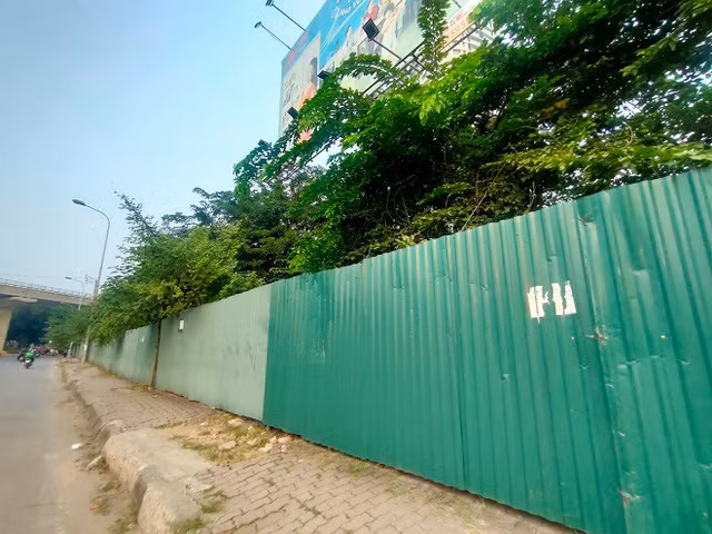 Co hoang phu day tren 'dat vang' Constrexim Complex o Ha Noi