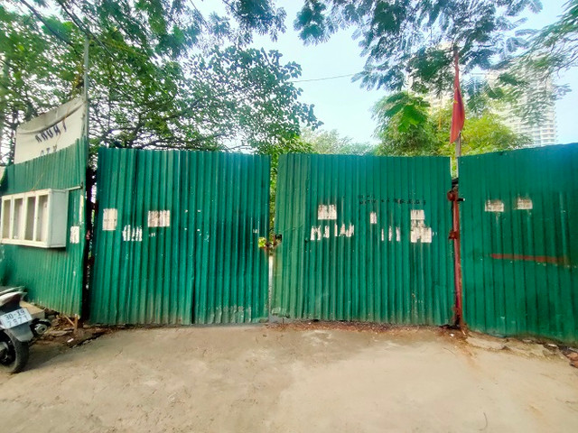 Cỏ hoang phủ đầy trên 'đất vàng' Constrexim Complex ở Hà Nội - Hình 9 Co hoang phu day tren 'dat vang' Constrexim Complex o Ha Noi-Hinh-9