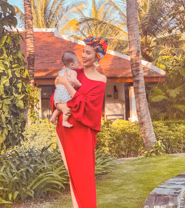 Nguoi dep Lan Khue ngay cang chuong gu an mac goi cam-Hinh-10