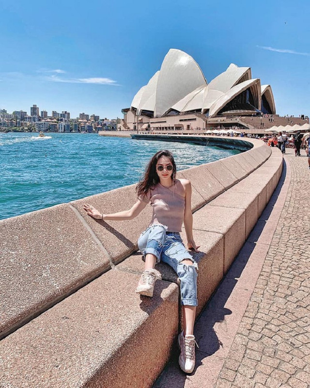 Gu thời trang hiện đại của hotgirl làm tiếp viên hàng không Dubai - Hình 6 Gu thoi trang hien dai cua hotgirl lam tiep vien hang khong Dubai-Hinh-6