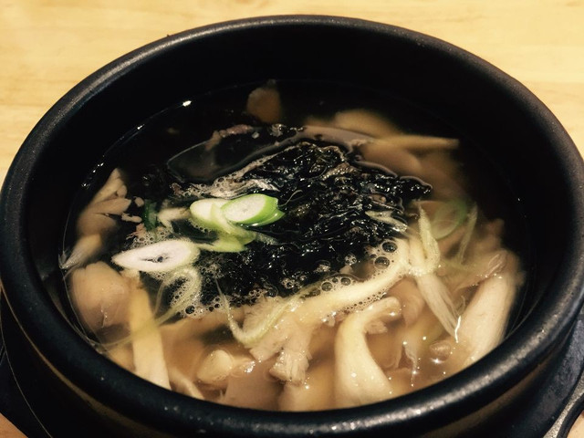 Các món súp nóng hổi ở Sài Gòn, cứ trời mưa lạnh lại thèm - Hình 10 Cac mon sup nong hoi o Sai Gon, cu troi mua lanh lai them-Hinh-10