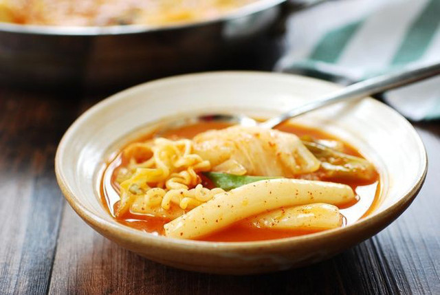 Các món súp nóng hổi ở Sài Gòn, cứ trời mưa lạnh lại thèm - Hình 7 Cac mon sup nong hoi o Sai Gon, cu troi mua lanh lai them-Hinh-7