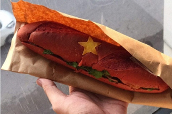 Món bánh mì có hình ngôi sao vàng sốt xình xịch - Hình 5 Mon banh mi co hinh ngoi sao vang sot xinh xich-Hinh-5