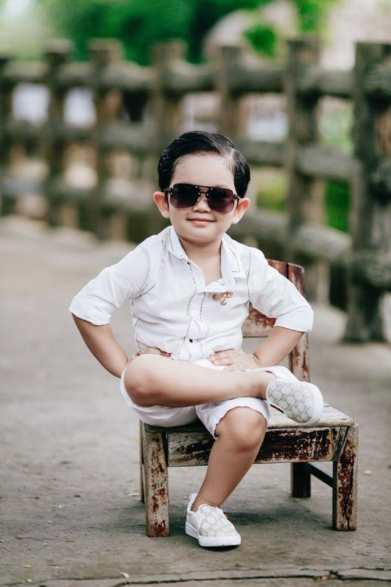 Phát hờn với các nhóc tì nhà sao Việt diện đồ hiệu sang chảnh - Hình 12 Phat hon voi cac nhoc ti nha sao Viet dien do hieu sang chanh-Hinh-12