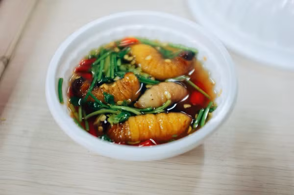 Nhung mon 'an tuoi nuot song' o Viet Nam nhin phat hoang