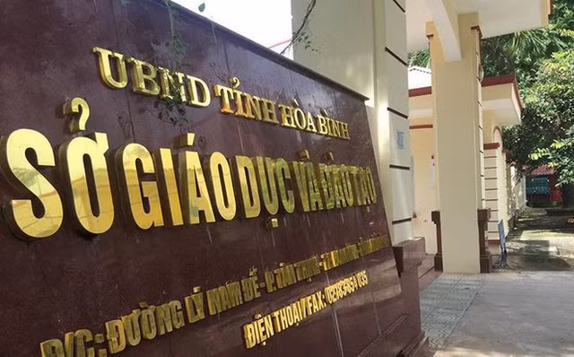 Khai tru Dang voi 2 cuu can bo So GD&DT Hoa Binh vu nang diem